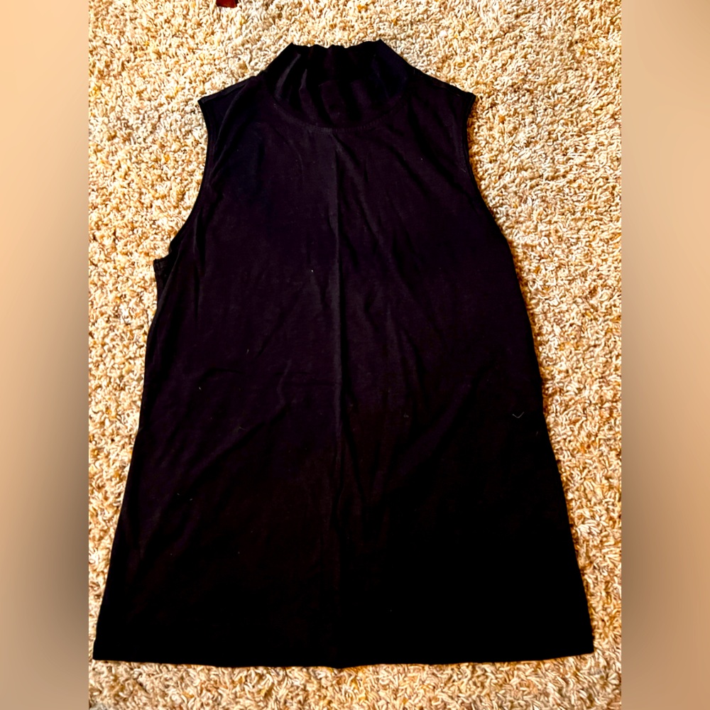 Athleta sleeveless mock turtleneck